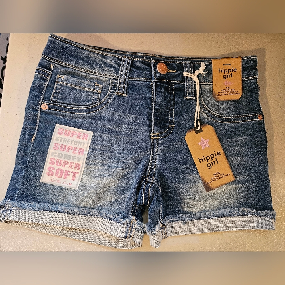 🎀 $8 Hippie Girl Midi Shorts